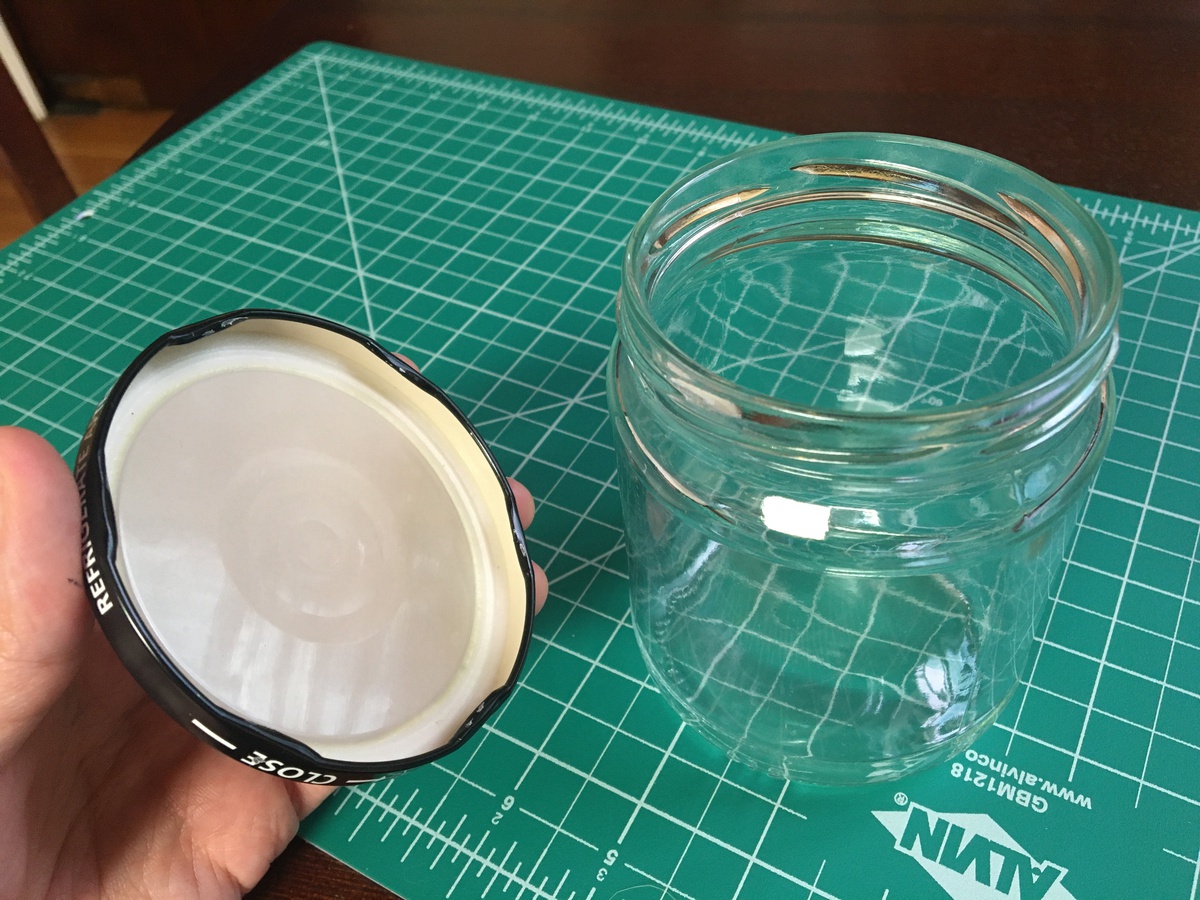 Lid and jar