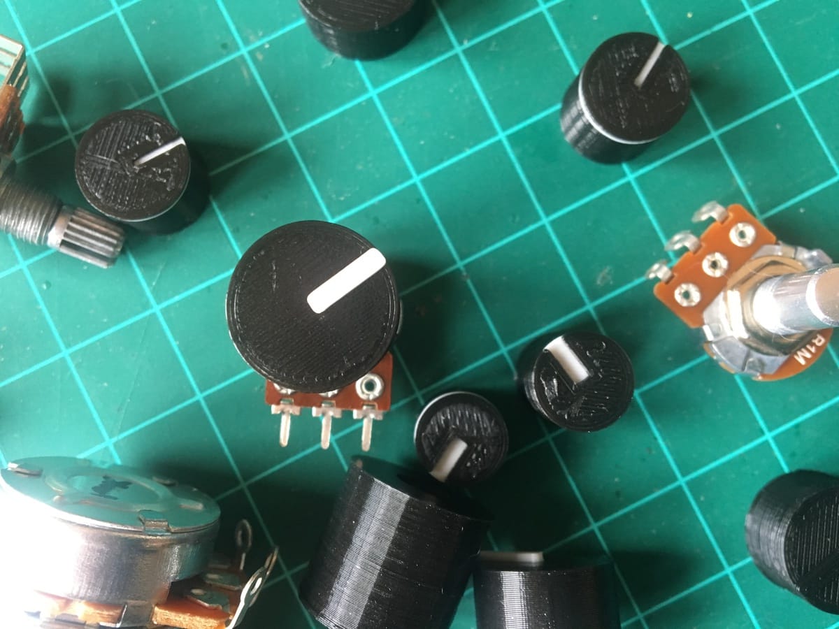 Potentiometer knob position markers