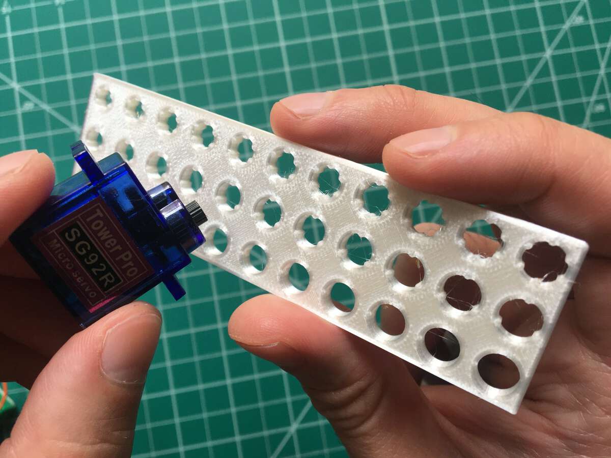 Testing a servo shaft against different cavity iterations with a "goldilocks array"